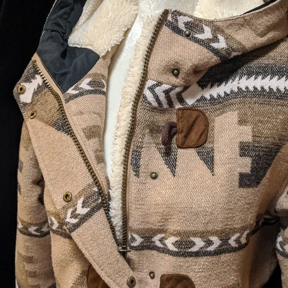 Host Pick🎉 Legendary Whitetails Winter Coat - Picture 8 of 16